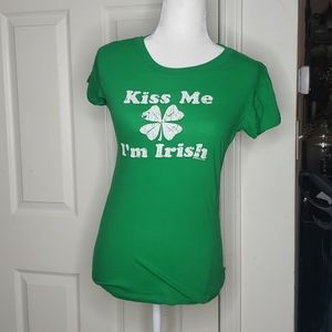 Kiss Me I'm Irish Green T-Shirt Size Large St. Patrick's Day